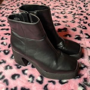 Black Heeled Ankle Boot Bootie
